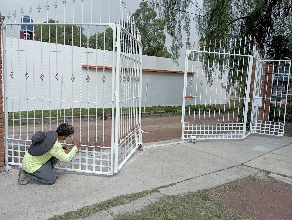 Instalación de portones y sistemas de seguridad